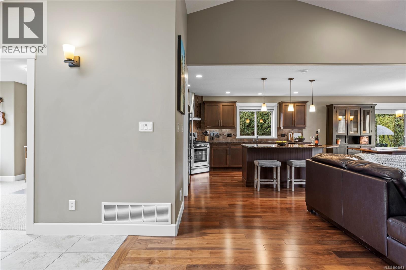 387 Kingsley St, Parksville