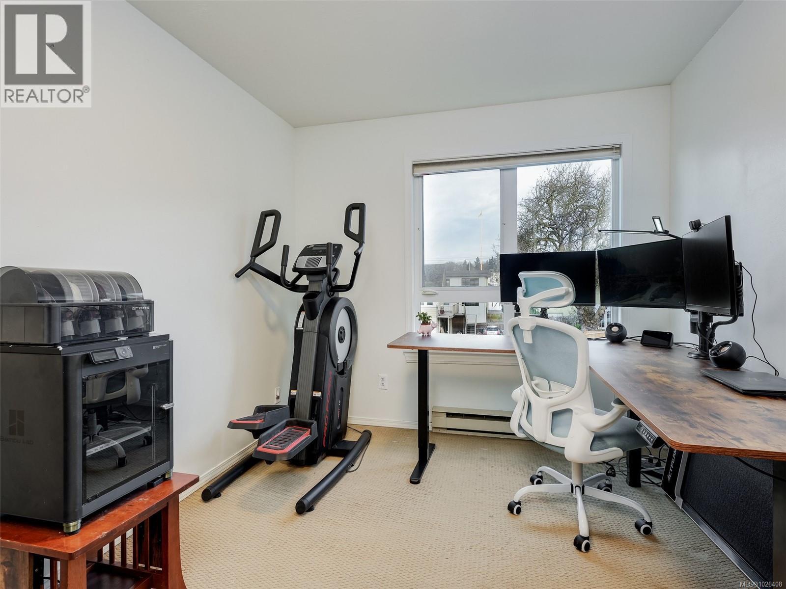 #403 2647 Graham St - 16
