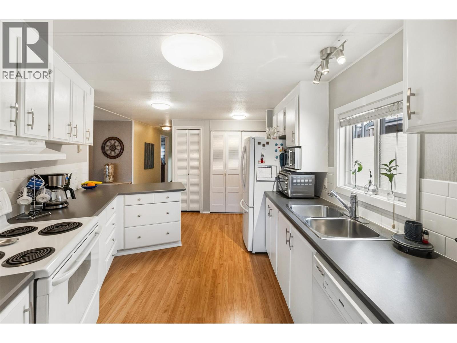 6601 Tucelnuit Drive Unit# 6, Oliver