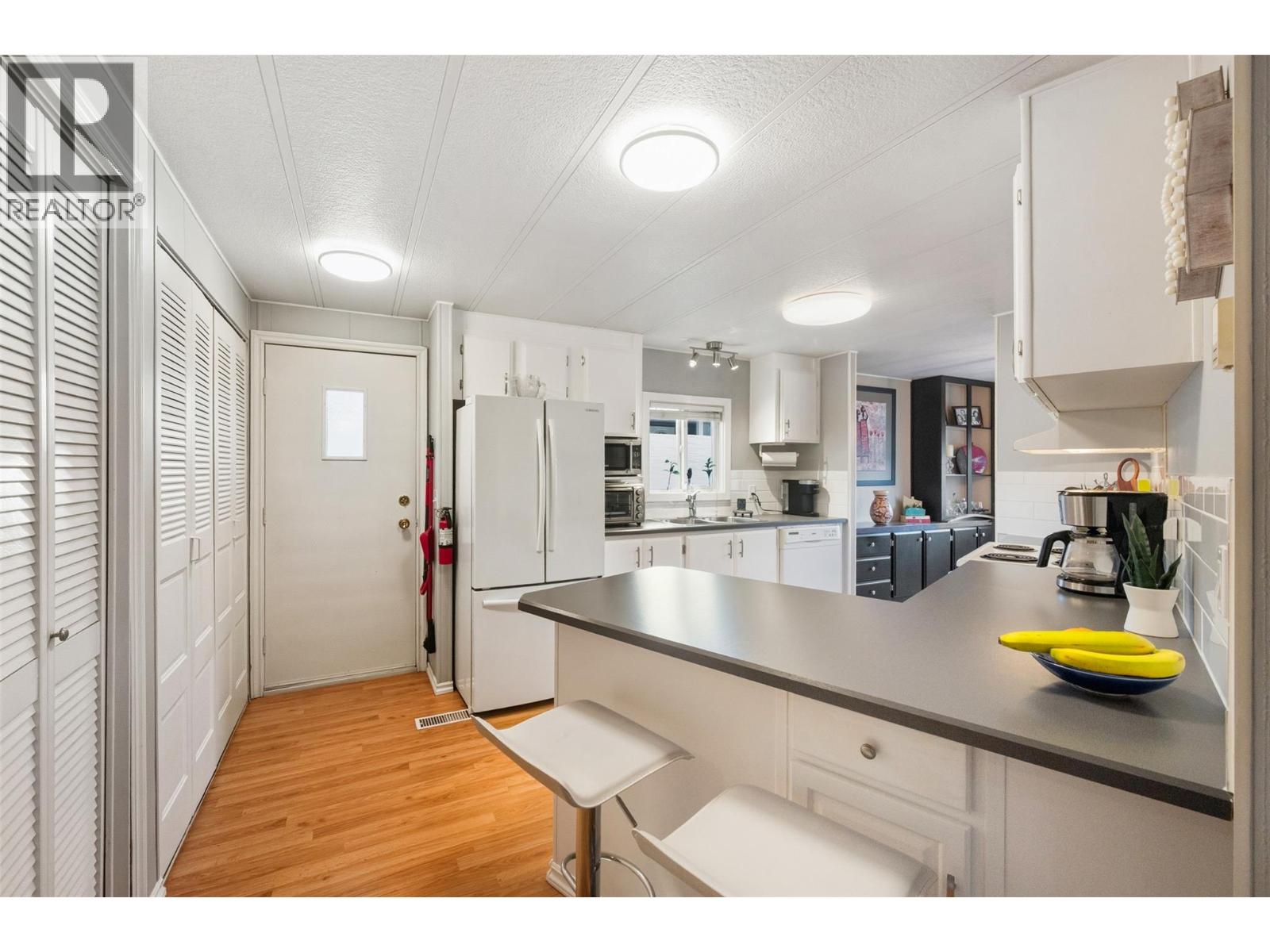 6601 Tucelnuit Drive Unit# 6, Oliver