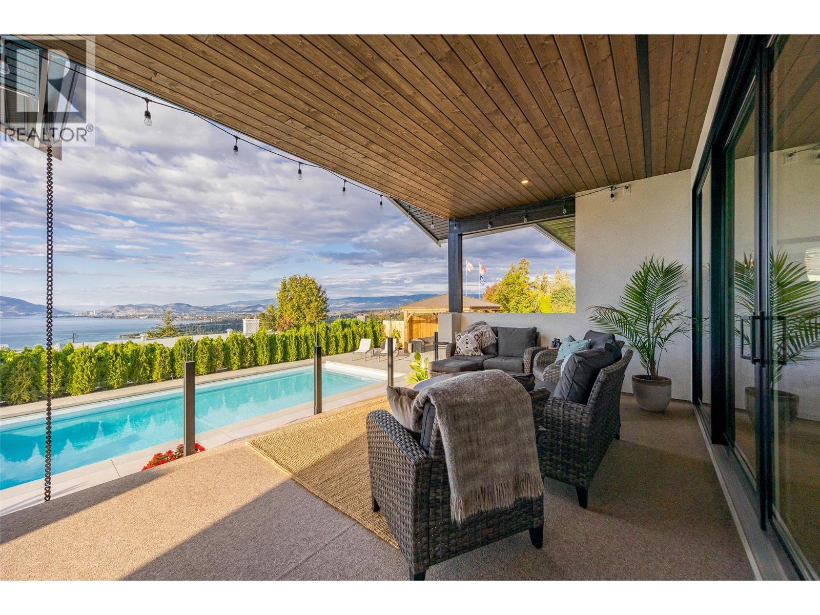  415 Curlew Drive, Kelowna