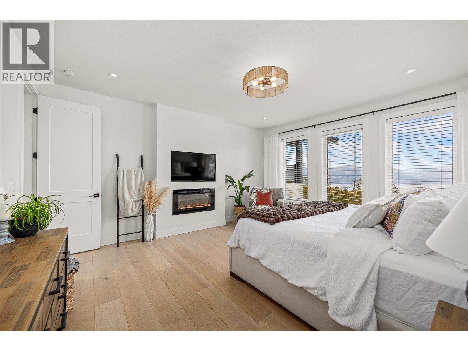  415 Curlew Drive, Kelowna