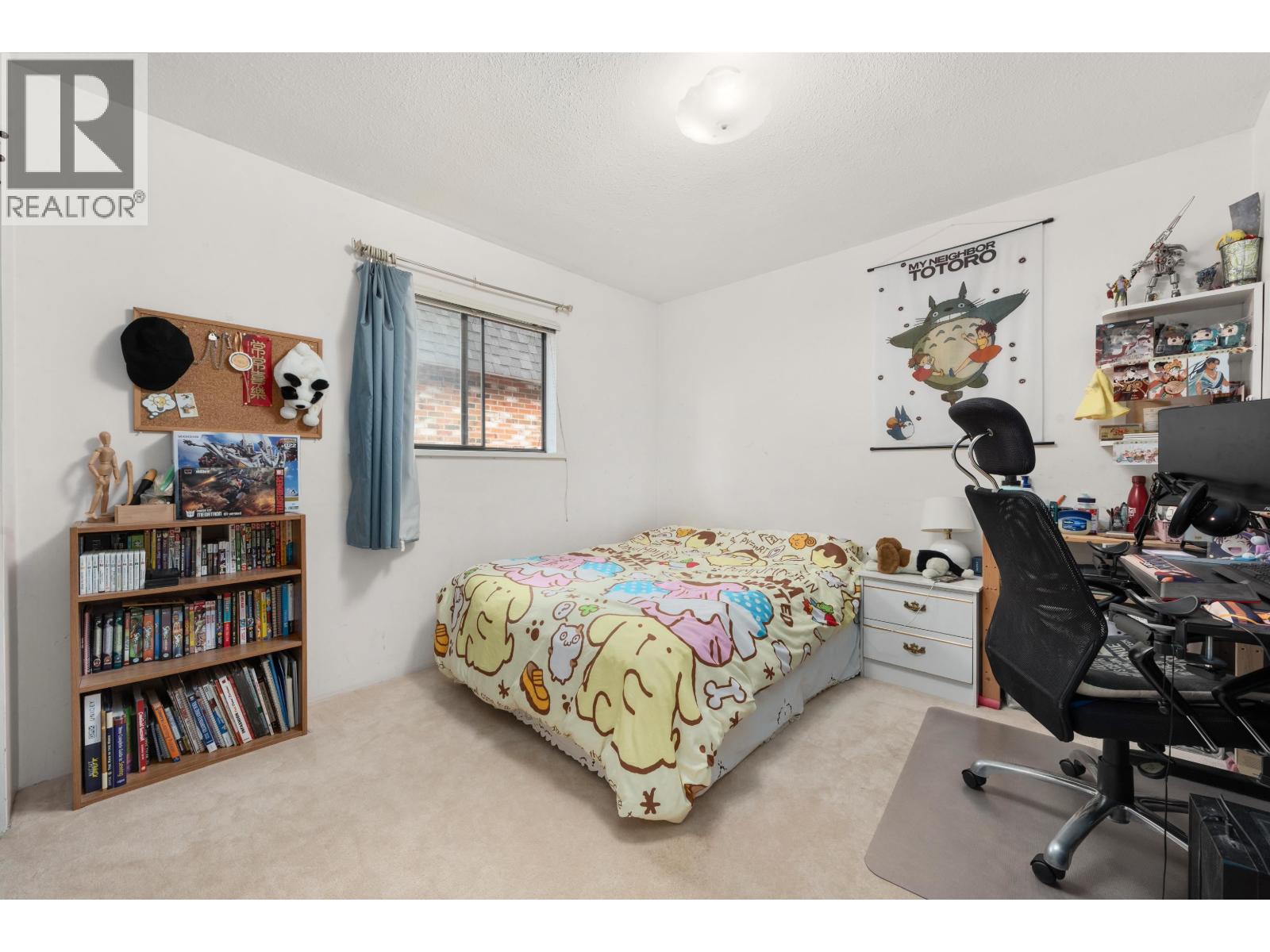 4240 DUNDAS STREET, Burnaby