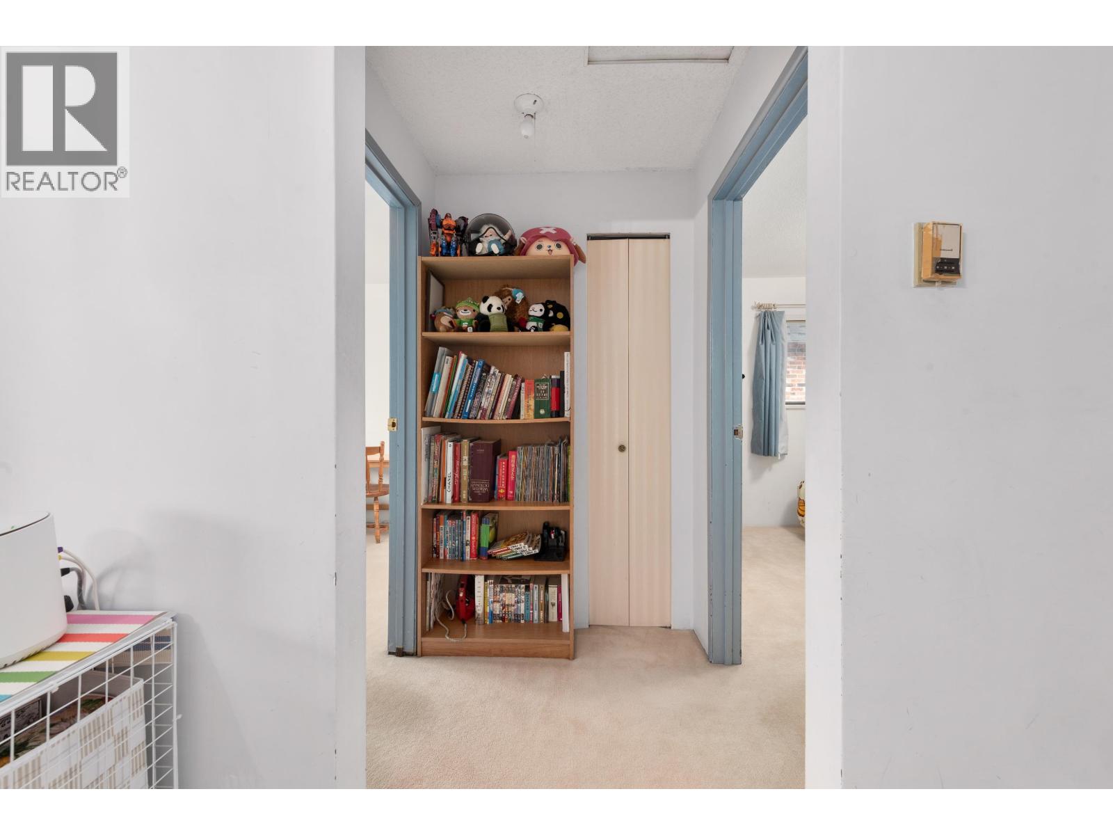 4240 DUNDAS STREET, Burnaby