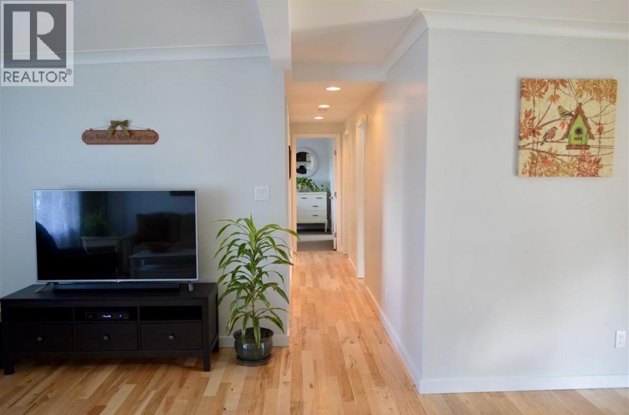 23 BARTHOLOMEW STREET - Photo 3 of 23, Kitimat, British Columbia