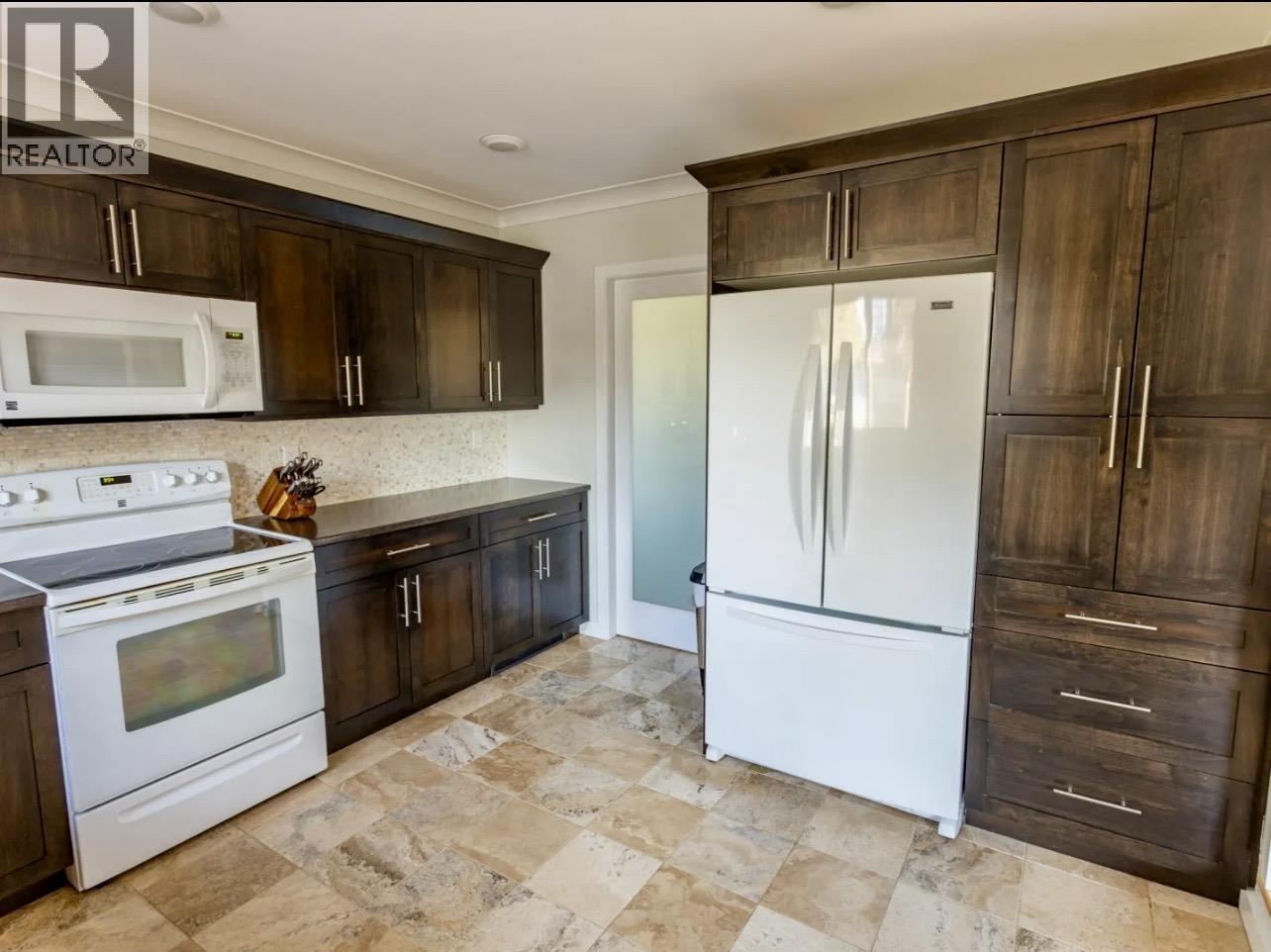 23 BARTHOLOMEW STREET - 6