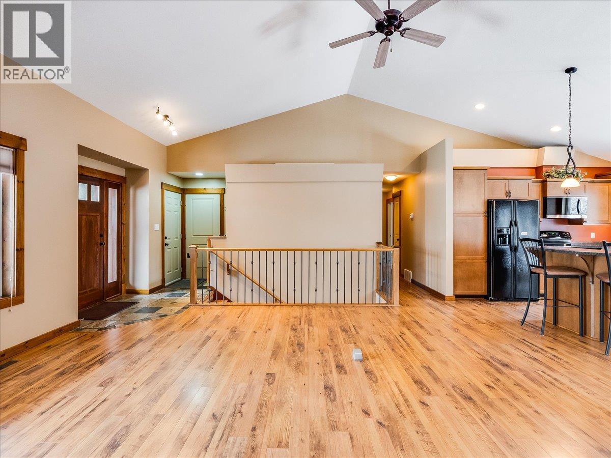 1532 Emerald Crescent, Castlegar