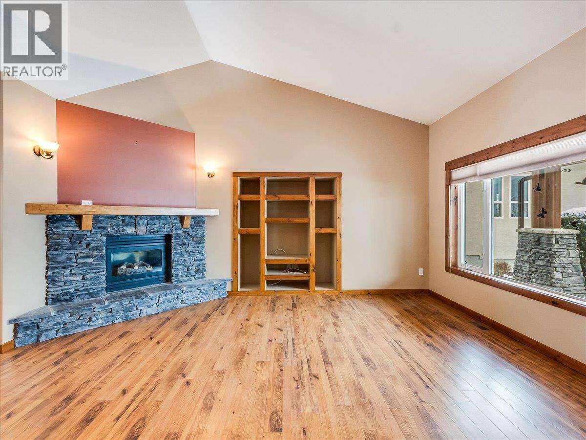 1532 Emerald Crescent, Castlegar