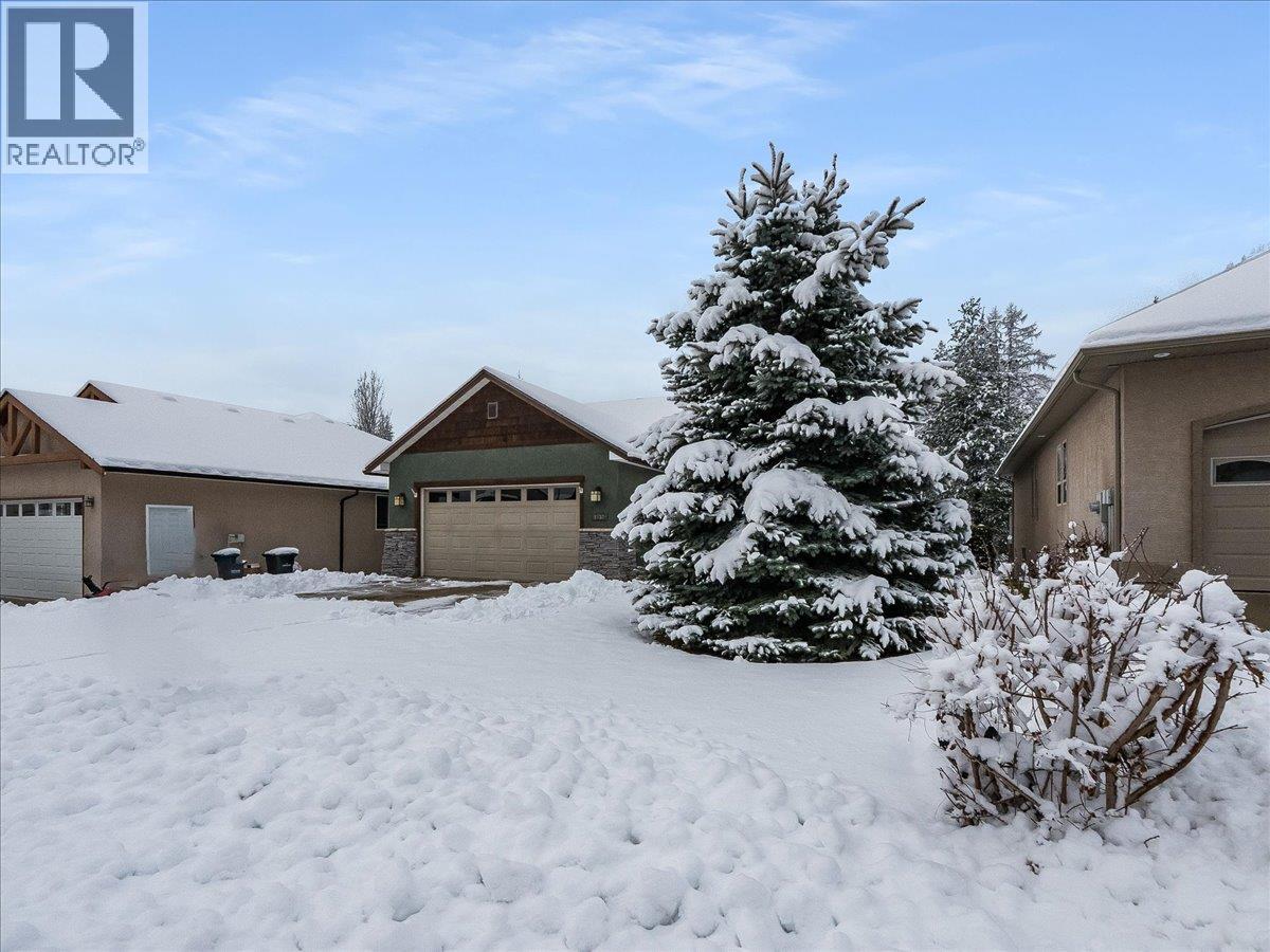 1532 Emerald Crescent, Castlegar
