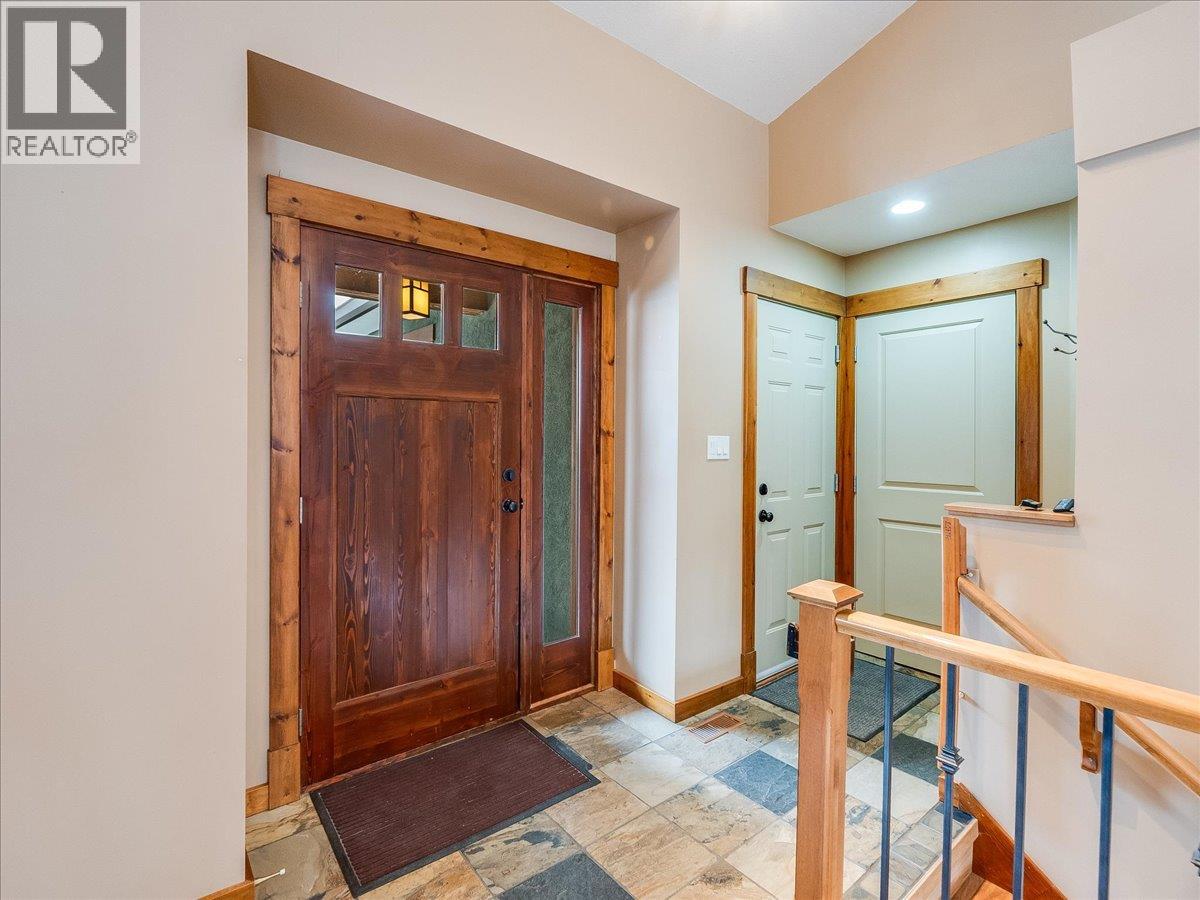 1532 Emerald Crescent, Castlegar