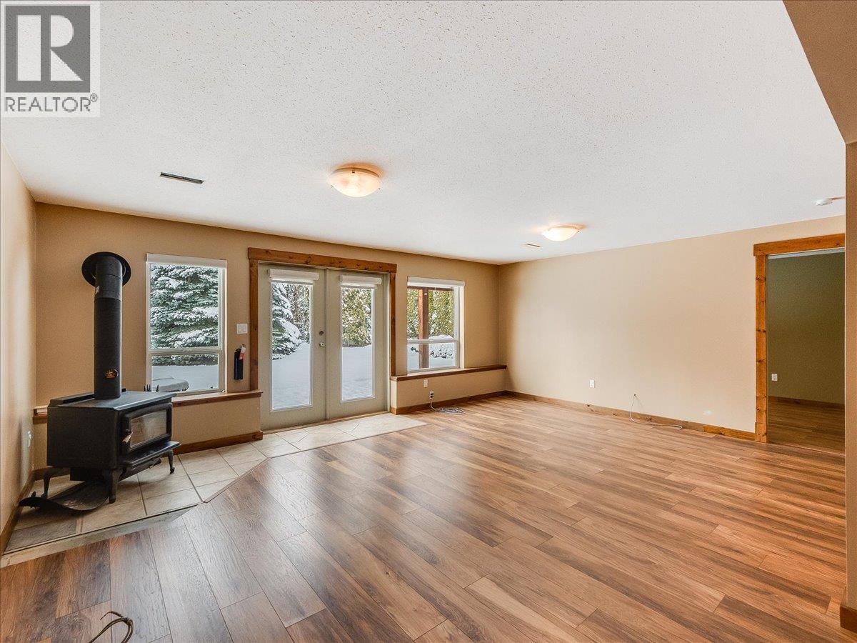 1532 Emerald Crescent, Castlegar