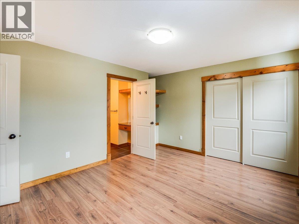 1532 Emerald Crescent, Castlegar