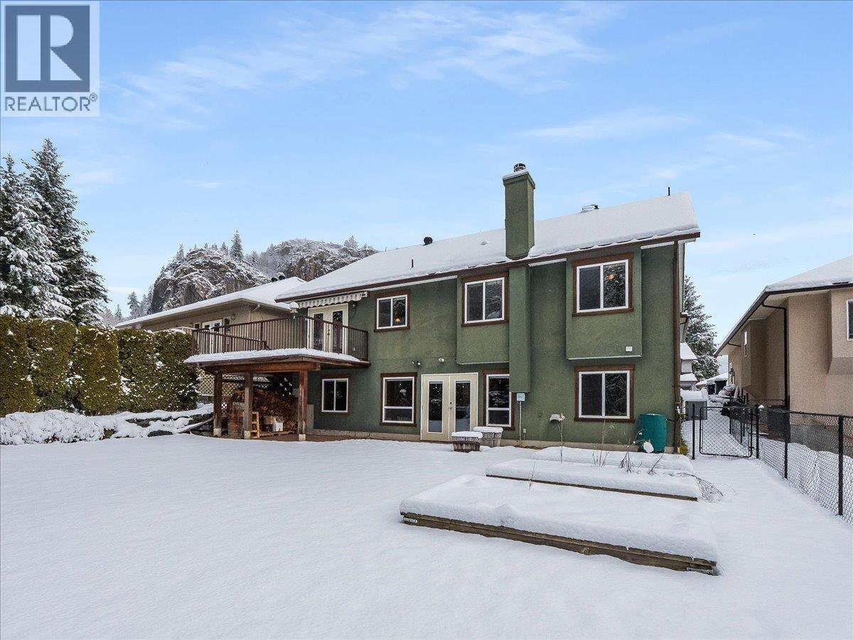 1532 Emerald Crescent, Castlegar