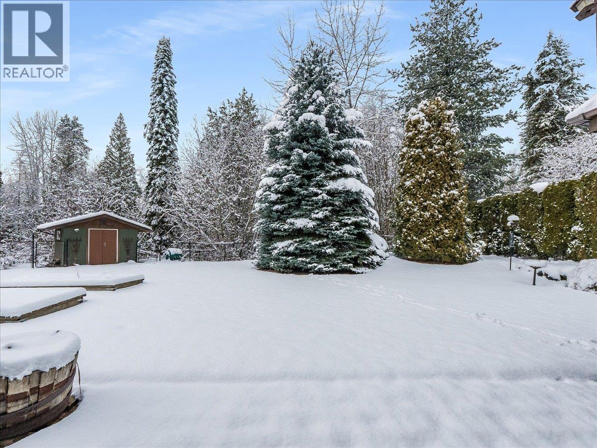 1532 Emerald Crescent, Castlegar