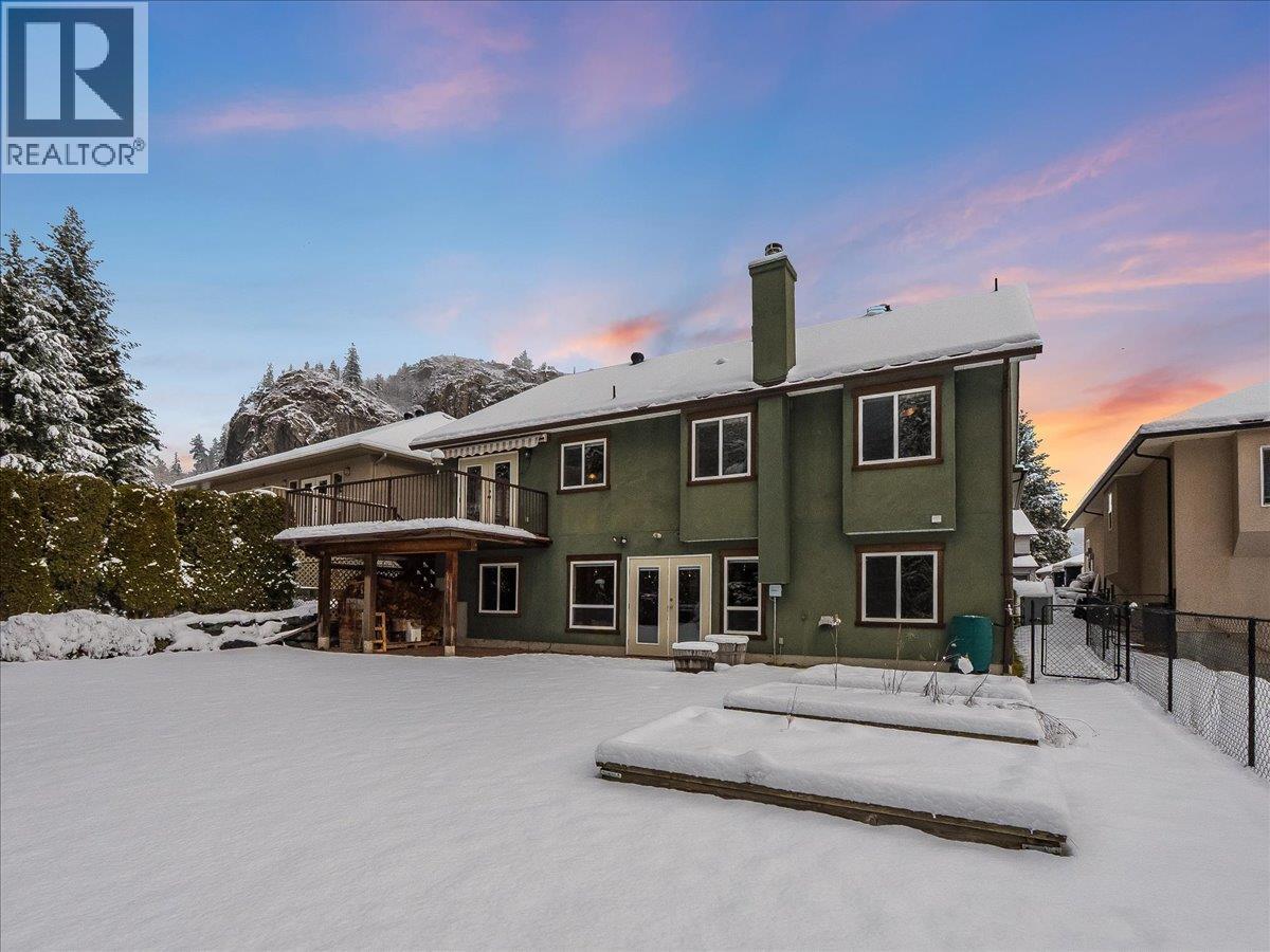 1532 Emerald Crescent, Castlegar