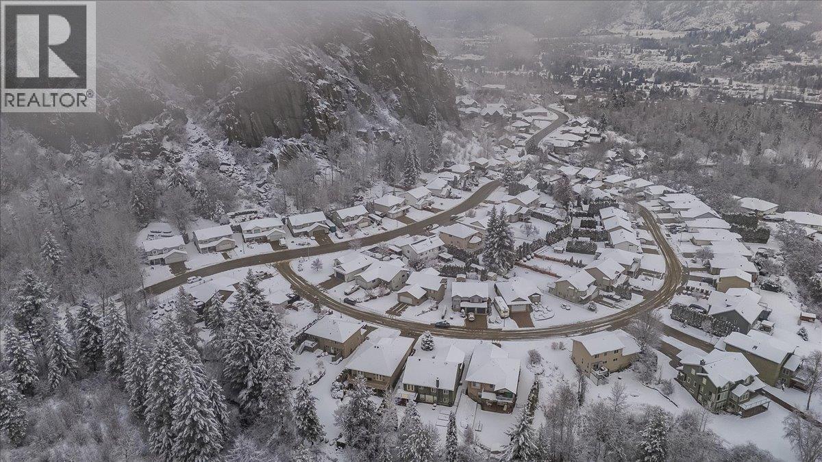 1532 Emerald Crescent, Castlegar