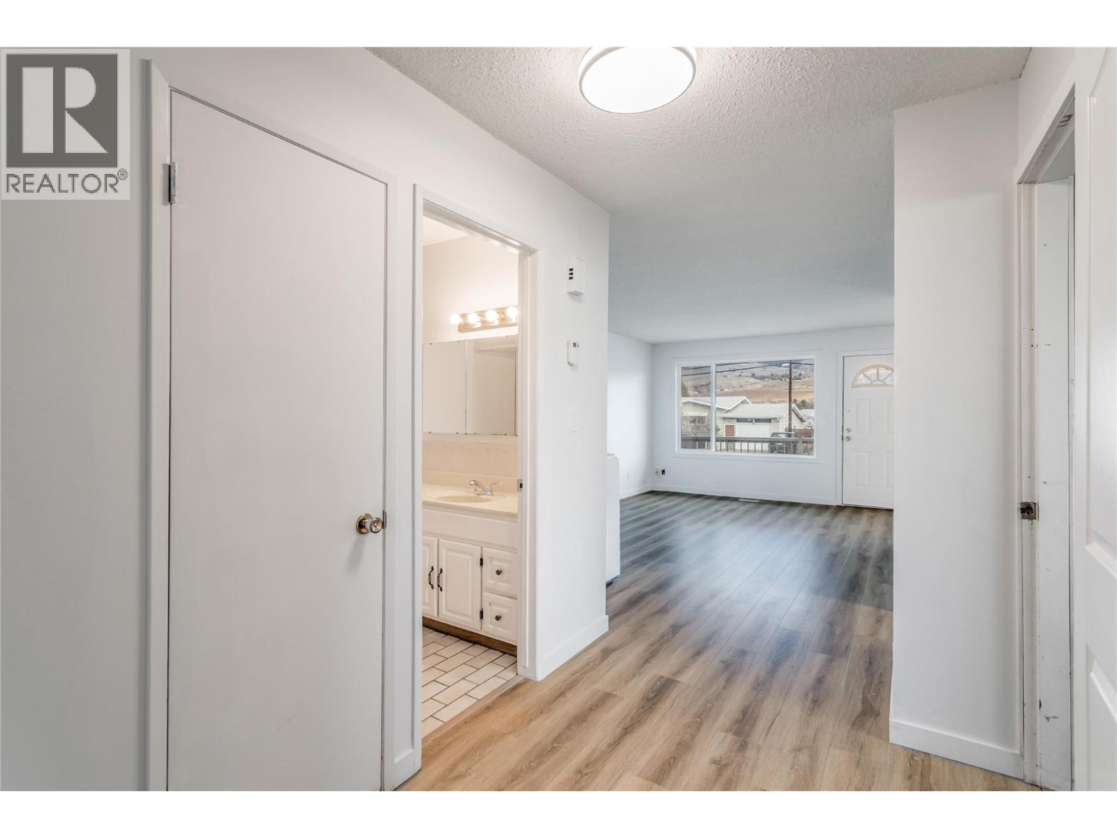 422 Rutland Road S, Kelowna