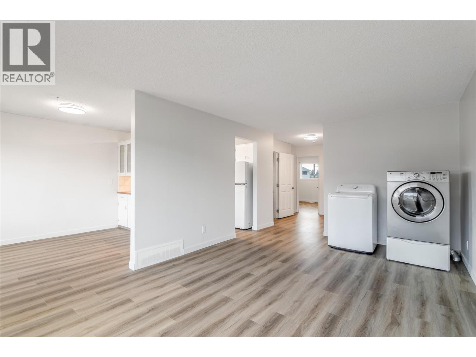 422 Rutland Road S, Kelowna