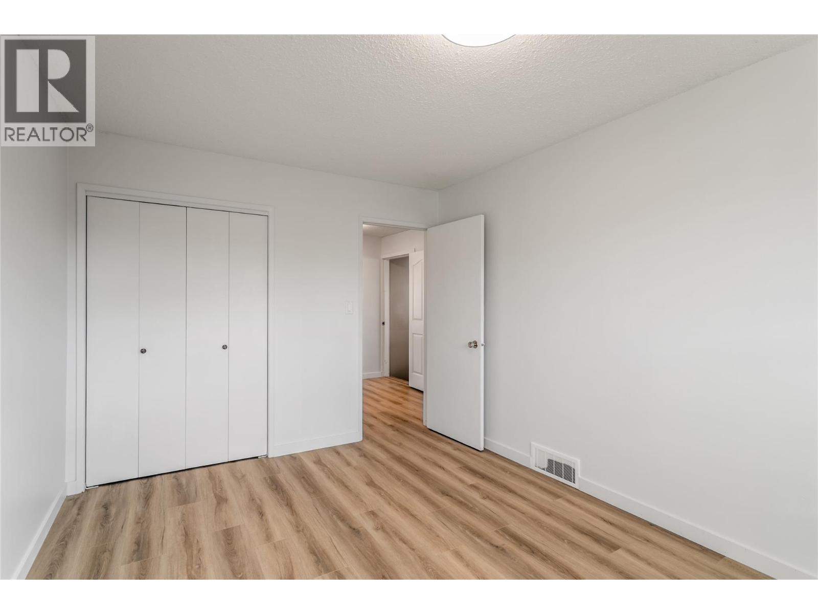 422 Rutland Road S, Kelowna