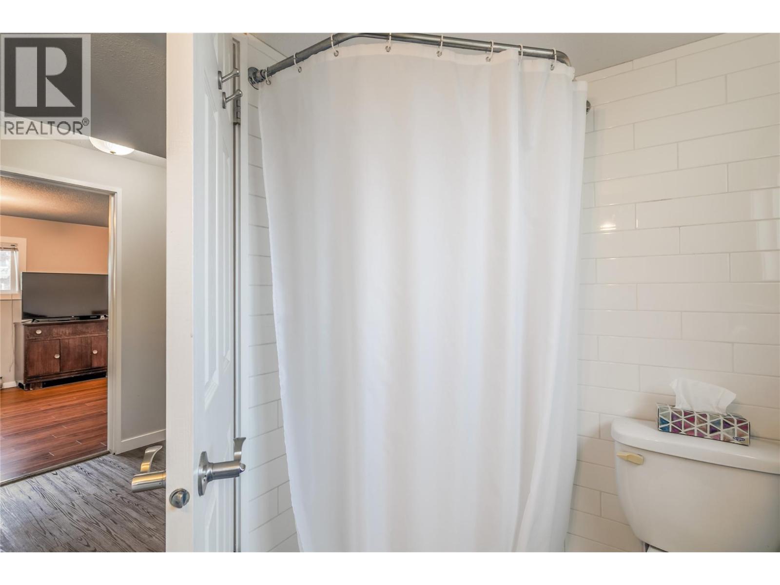  935 Hickory Road, Kelowna