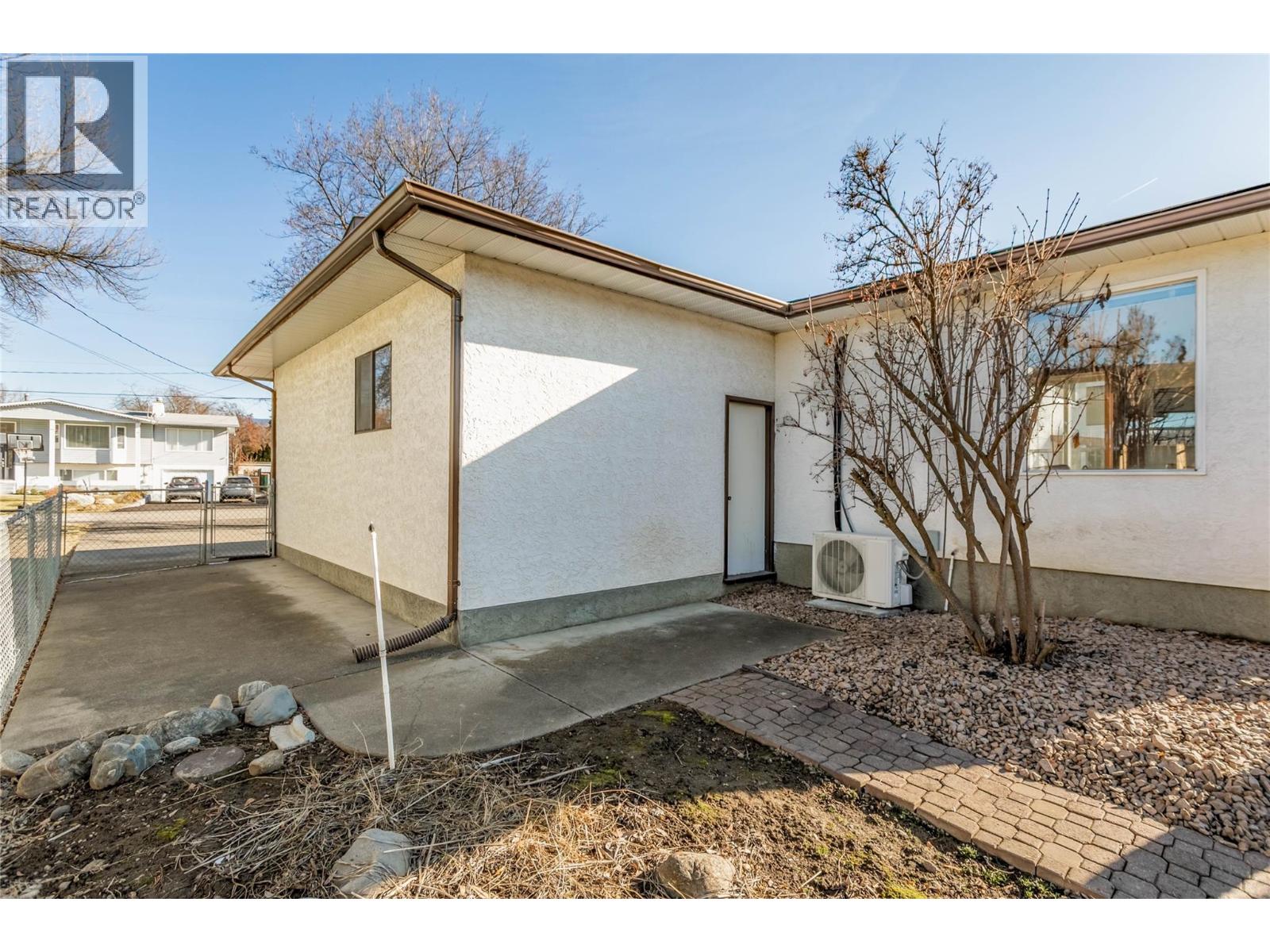  935 Hickory Road, Kelowna