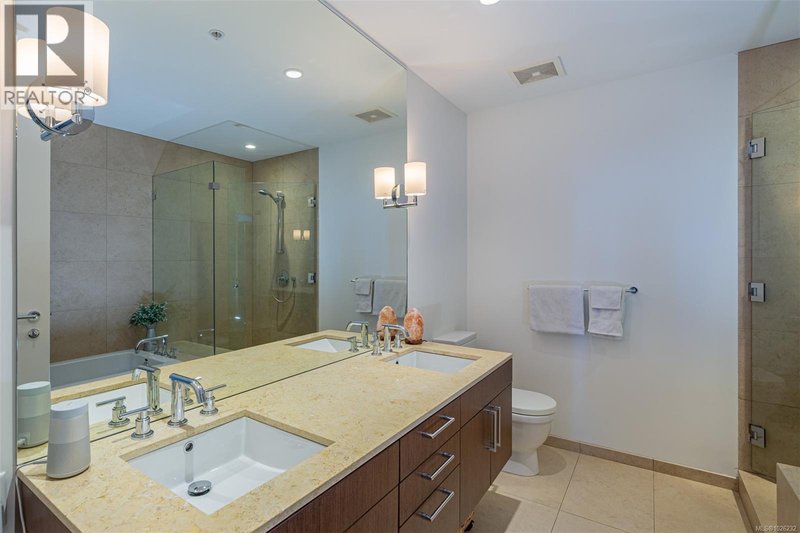 810 100 Saghalie Road, Victoria