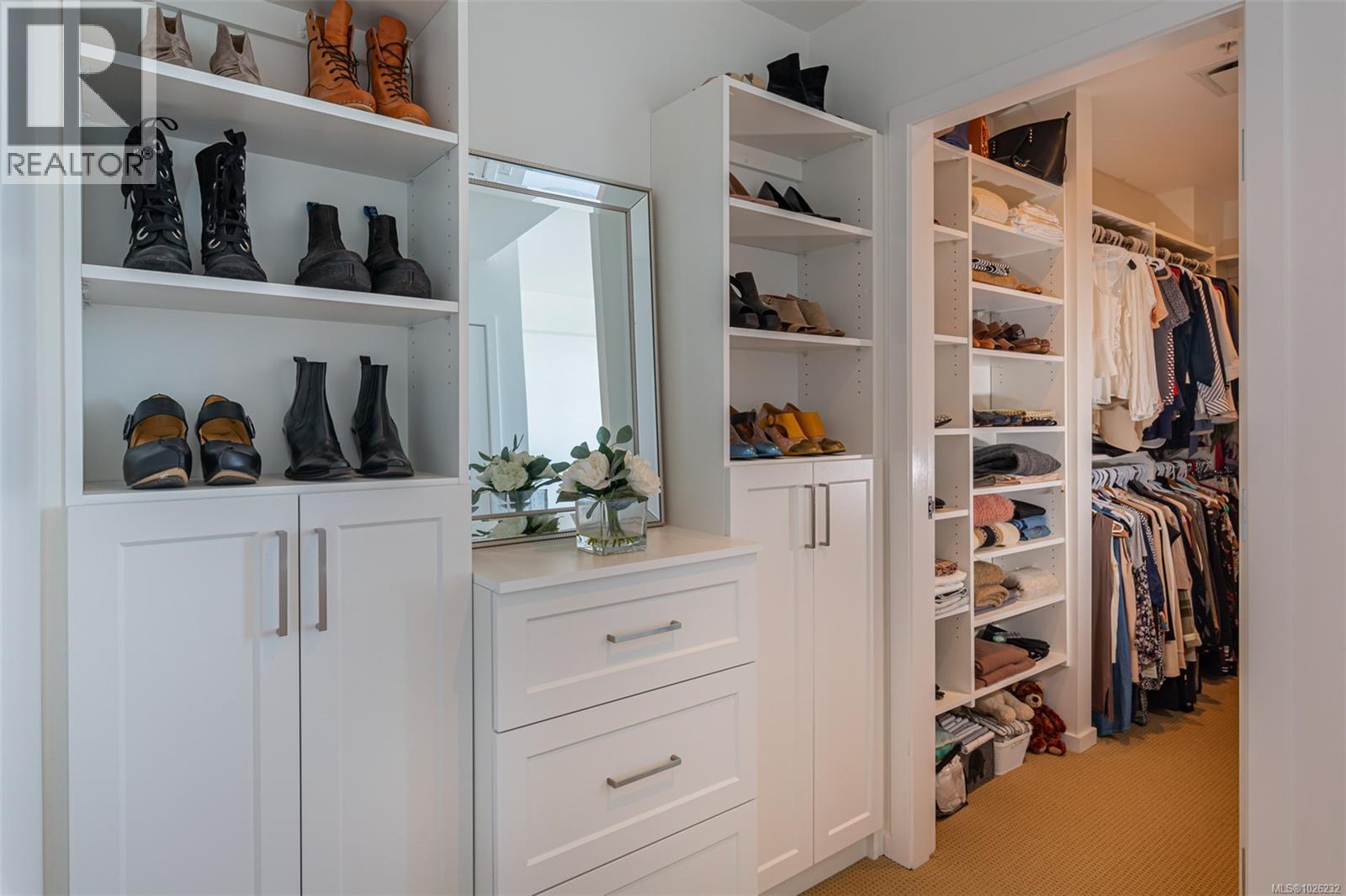 810 100 Saghalie Road, Victoria