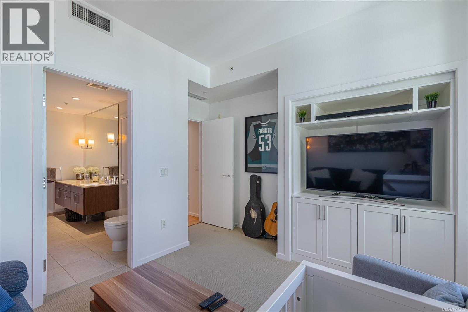 810 100 Saghalie Road, Victoria