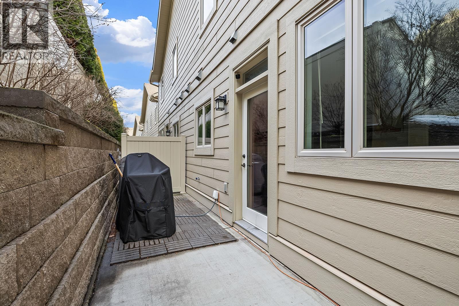 2283 Shannon Heights Court Unit# 8, West Kelowna