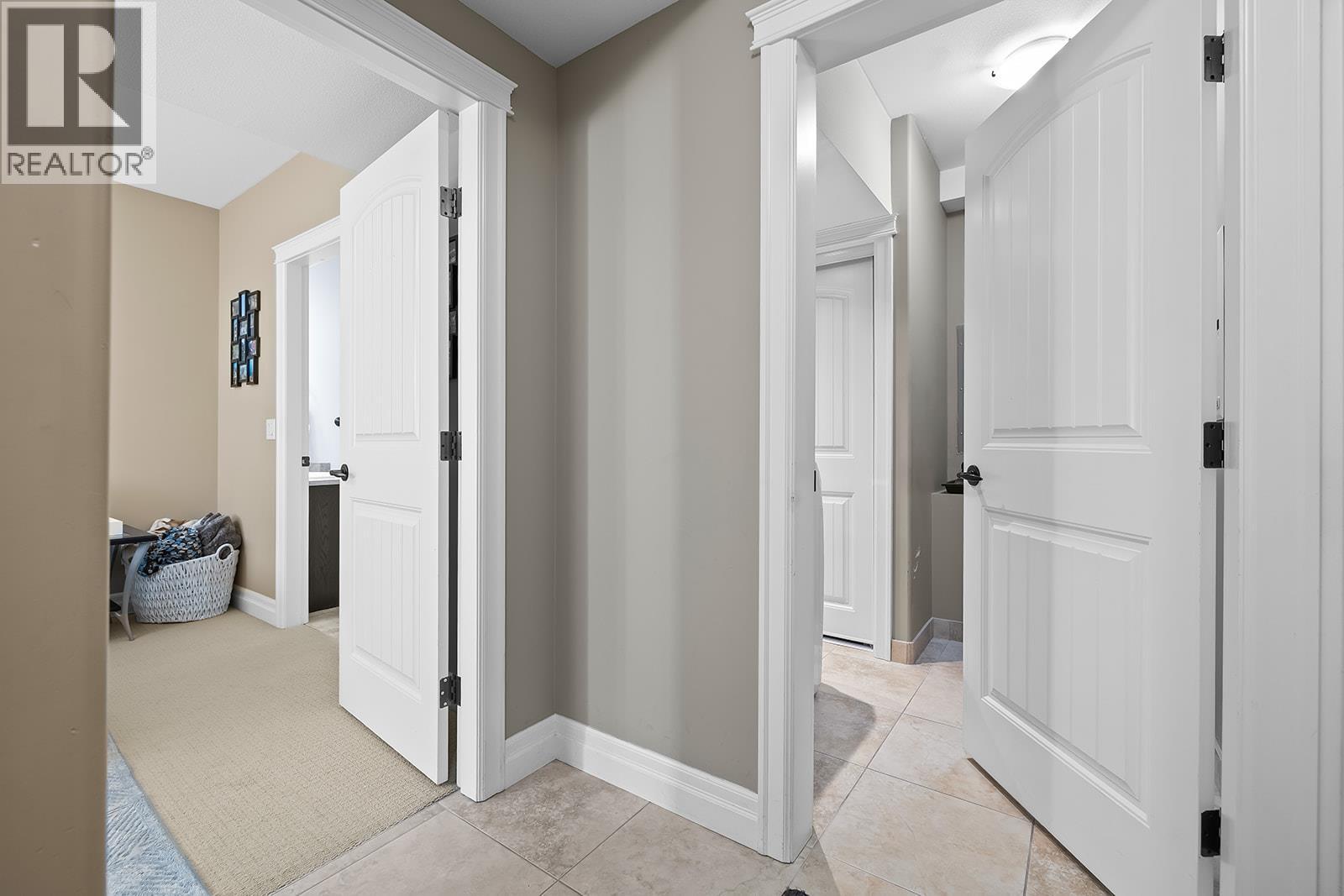 2283 Shannon Heights Court Unit# 8, West Kelowna