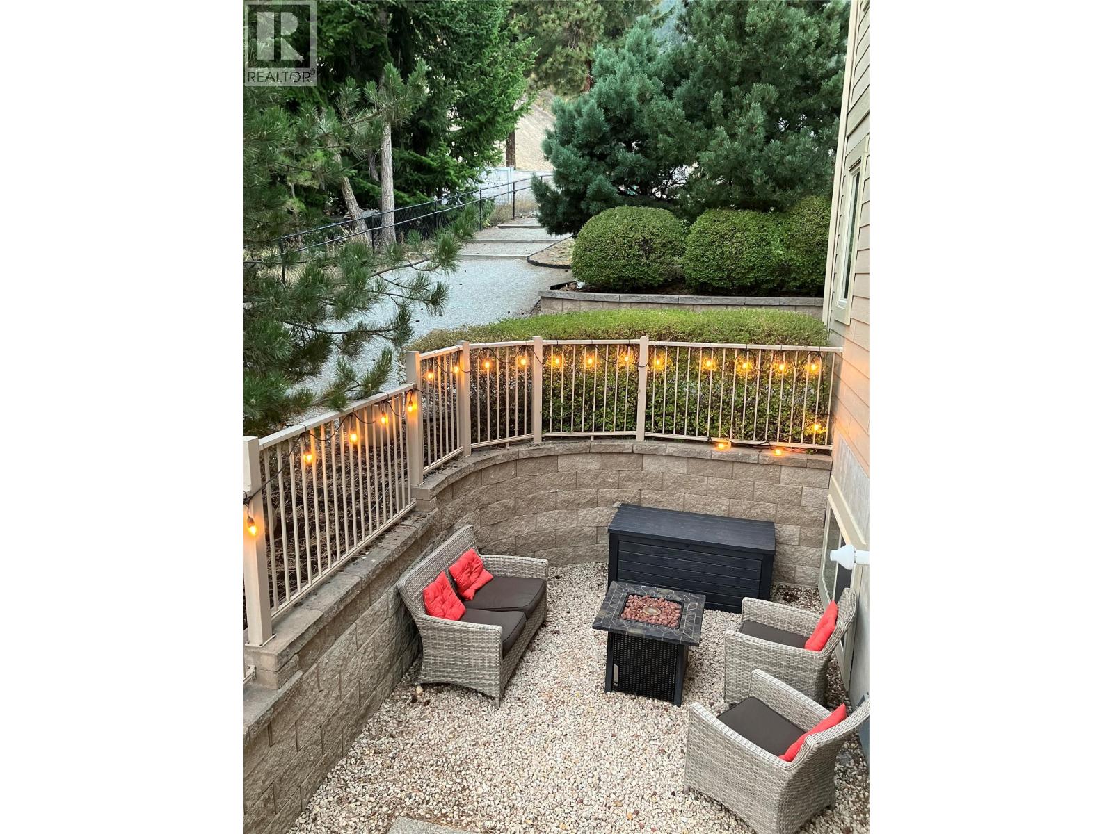 2283 Shannon Heights Court Unit# 8, West Kelowna