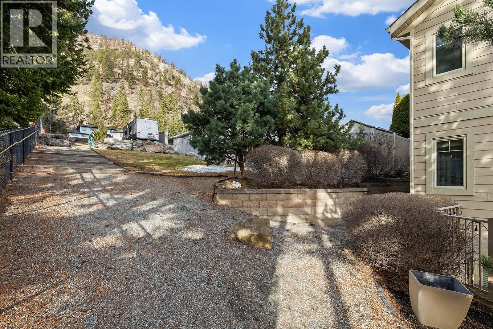 2283 Shannon Heights Court Unit# 8, West Kelowna