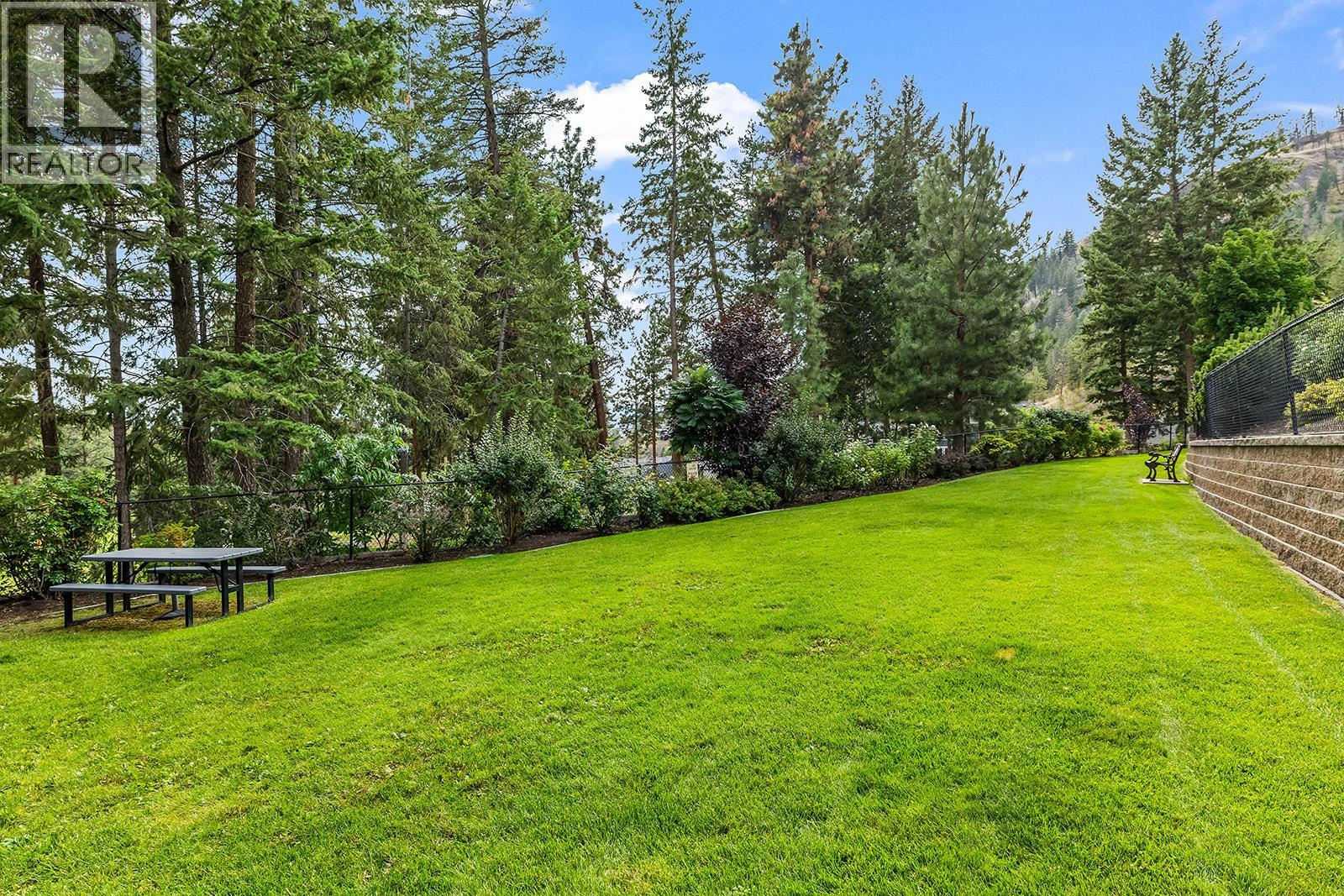 2283 Shannon Heights Court Unit# 8, West Kelowna