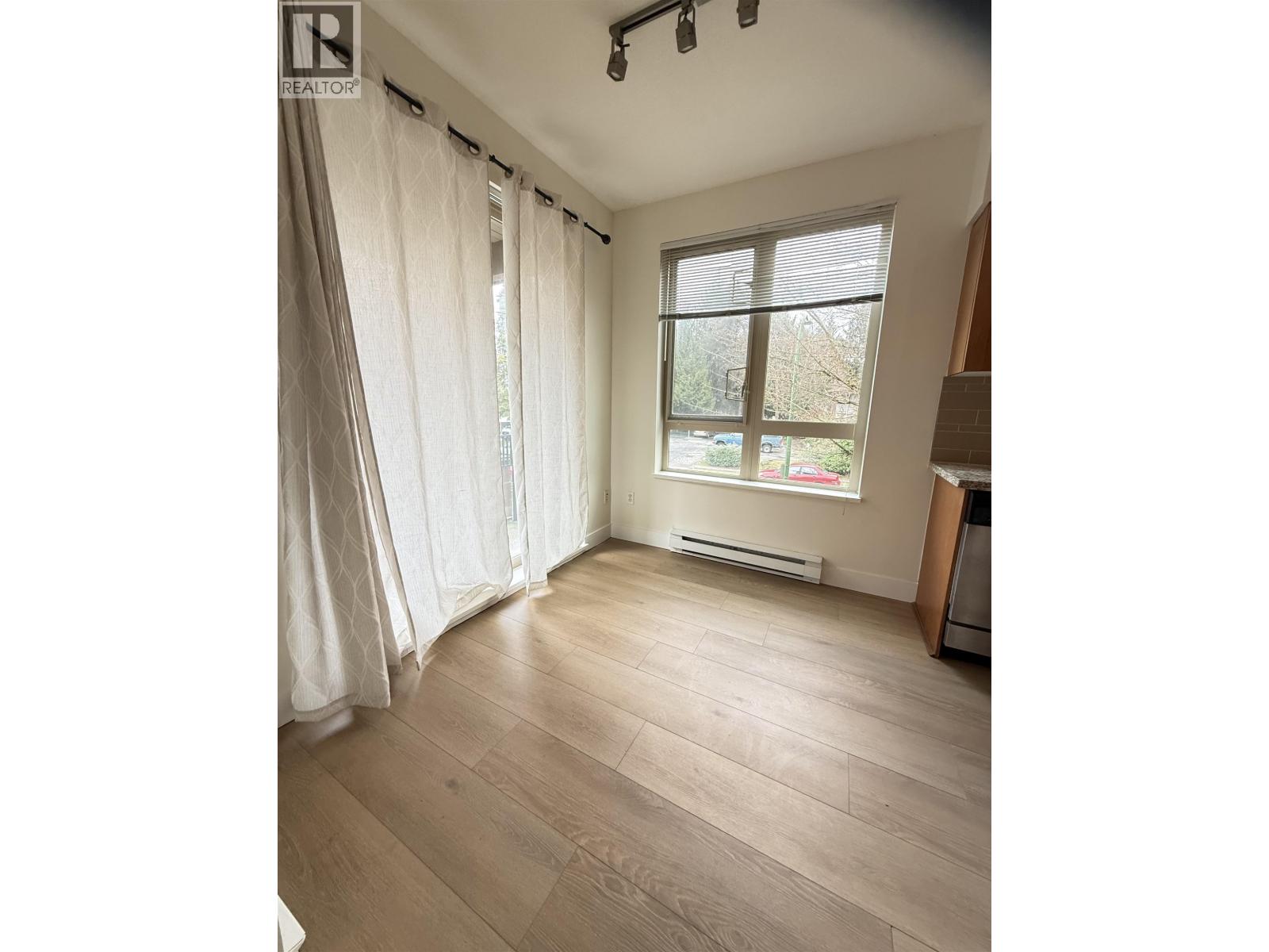 2602 WHITELEY COURT, North Vancouver