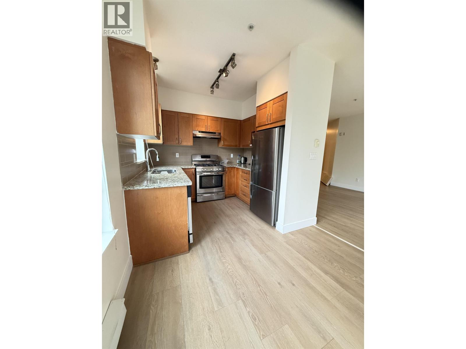 2602 WHITELEY COURT, North Vancouver