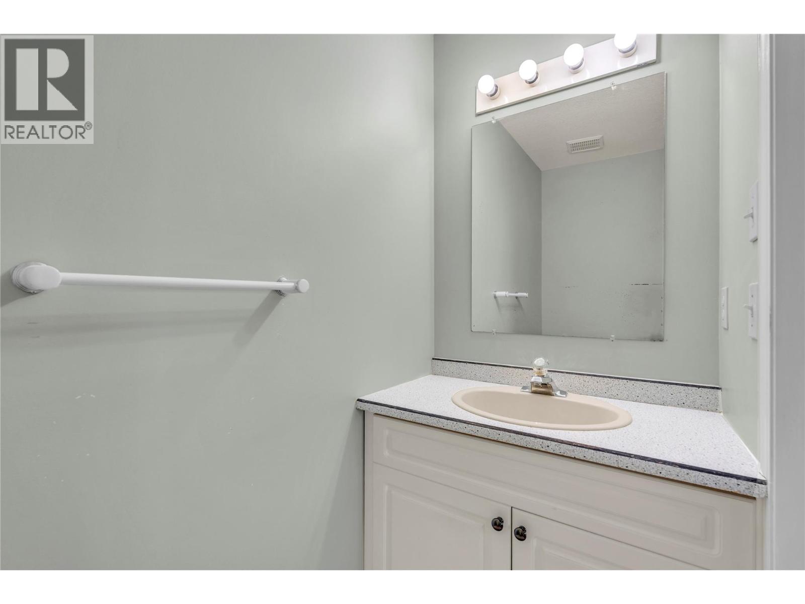 706 Miller Street, Summerland