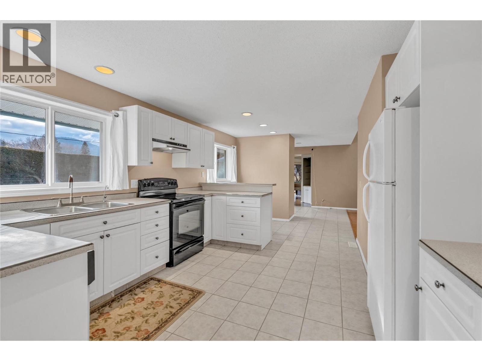 706 Miller Street, Summerland