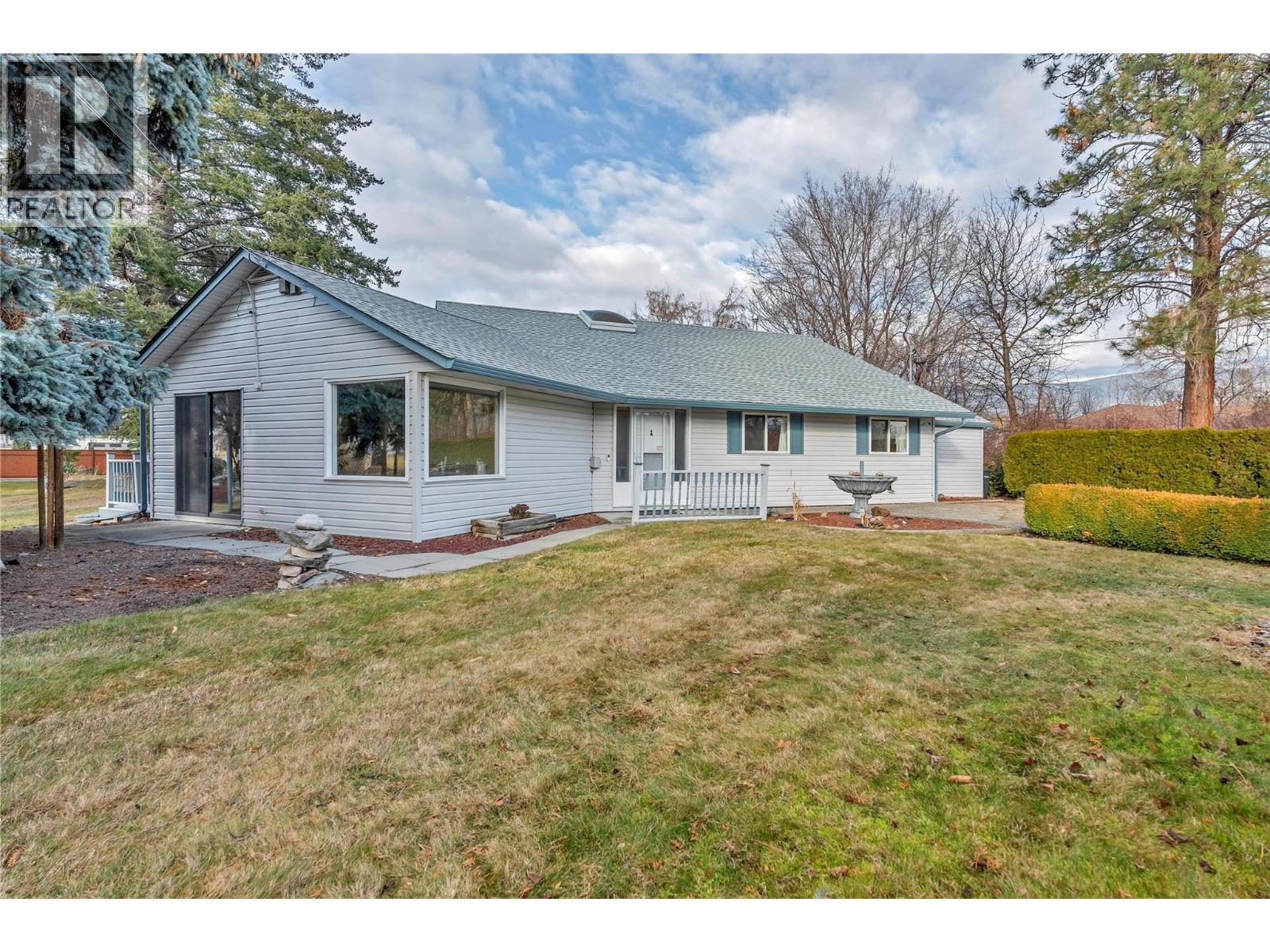 706 Miller Street, Summerland