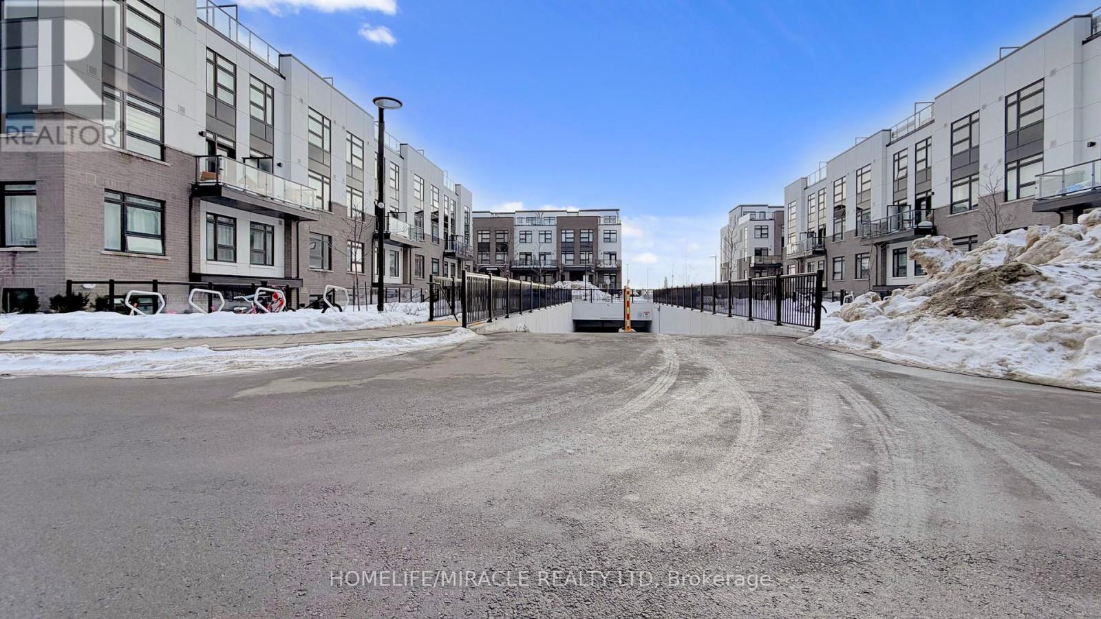 416 - 1577 ROSE WAY - Photo 2 of 50, Milton (CB Cobban), Ontario