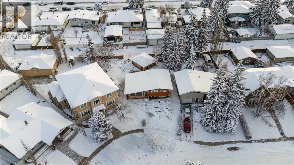 
          27 Langton Drive Southwest
            <br/>
            <span>Calgary</span>
            , 
            <span>AB</span>
             <span>T3E5G1</span>
         - Photo 19