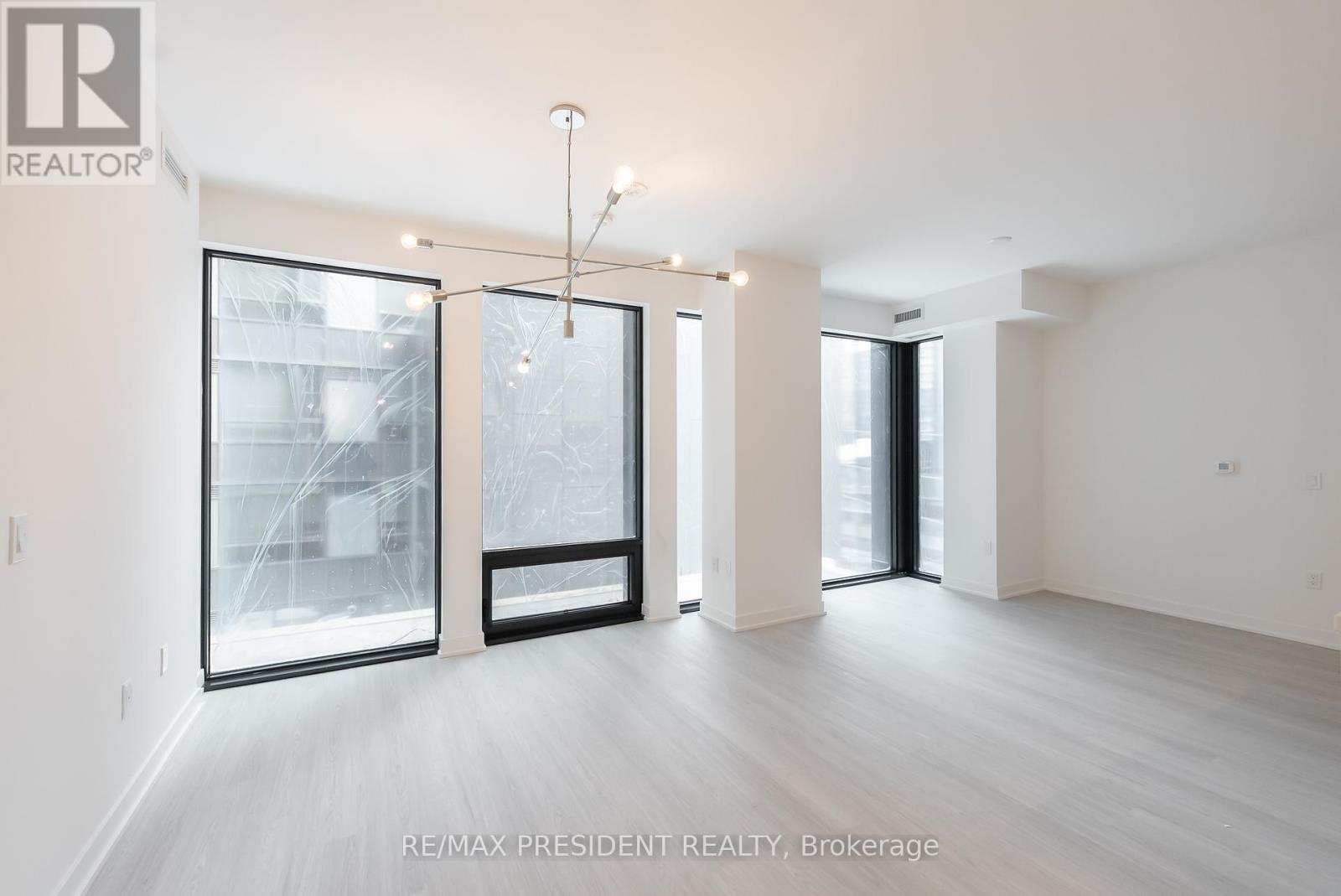 284 King Street East 402