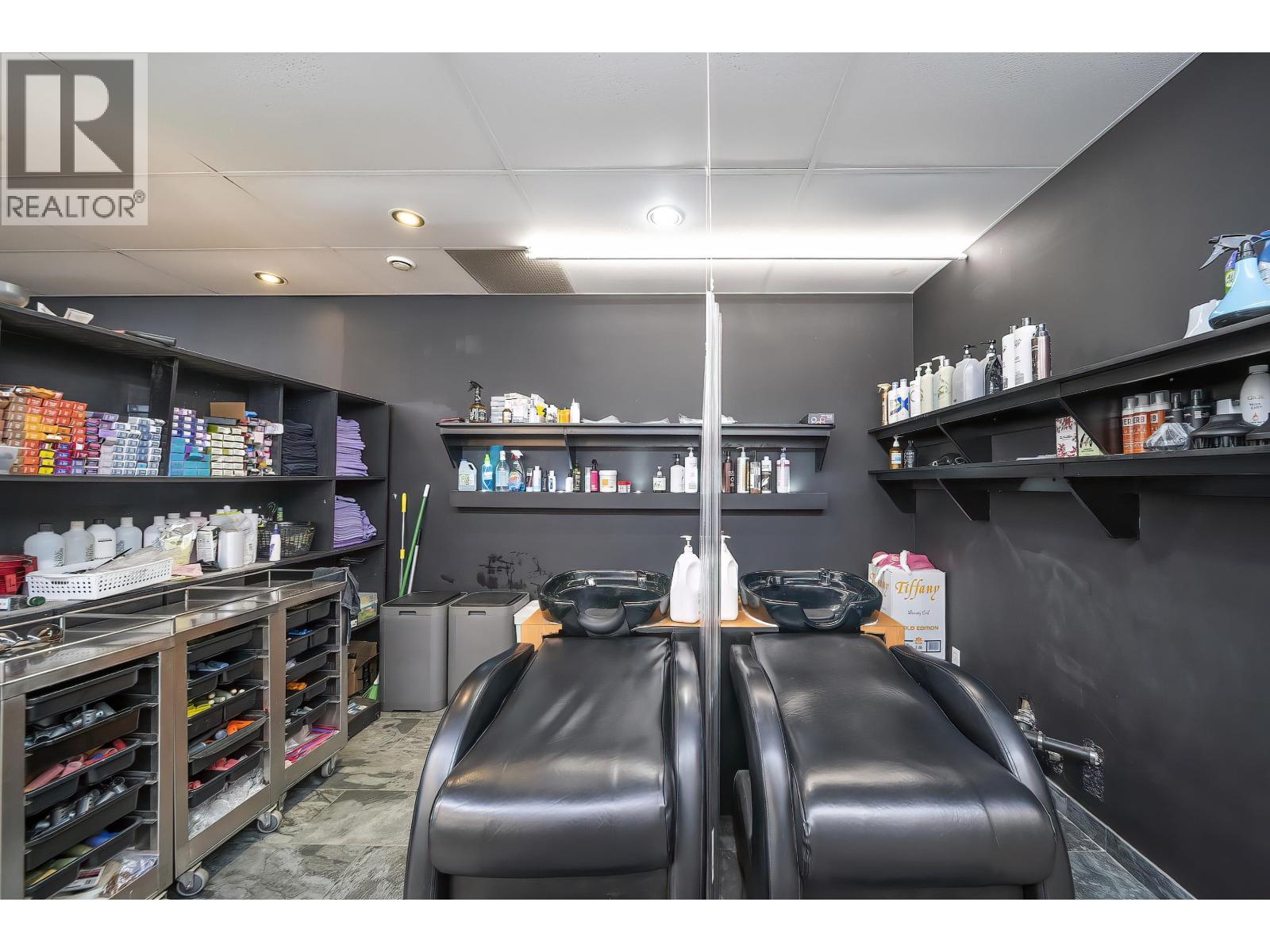 Business for Sale in Vancouver – 7928 GRANVILLE STREET, Vancouver - Image 10