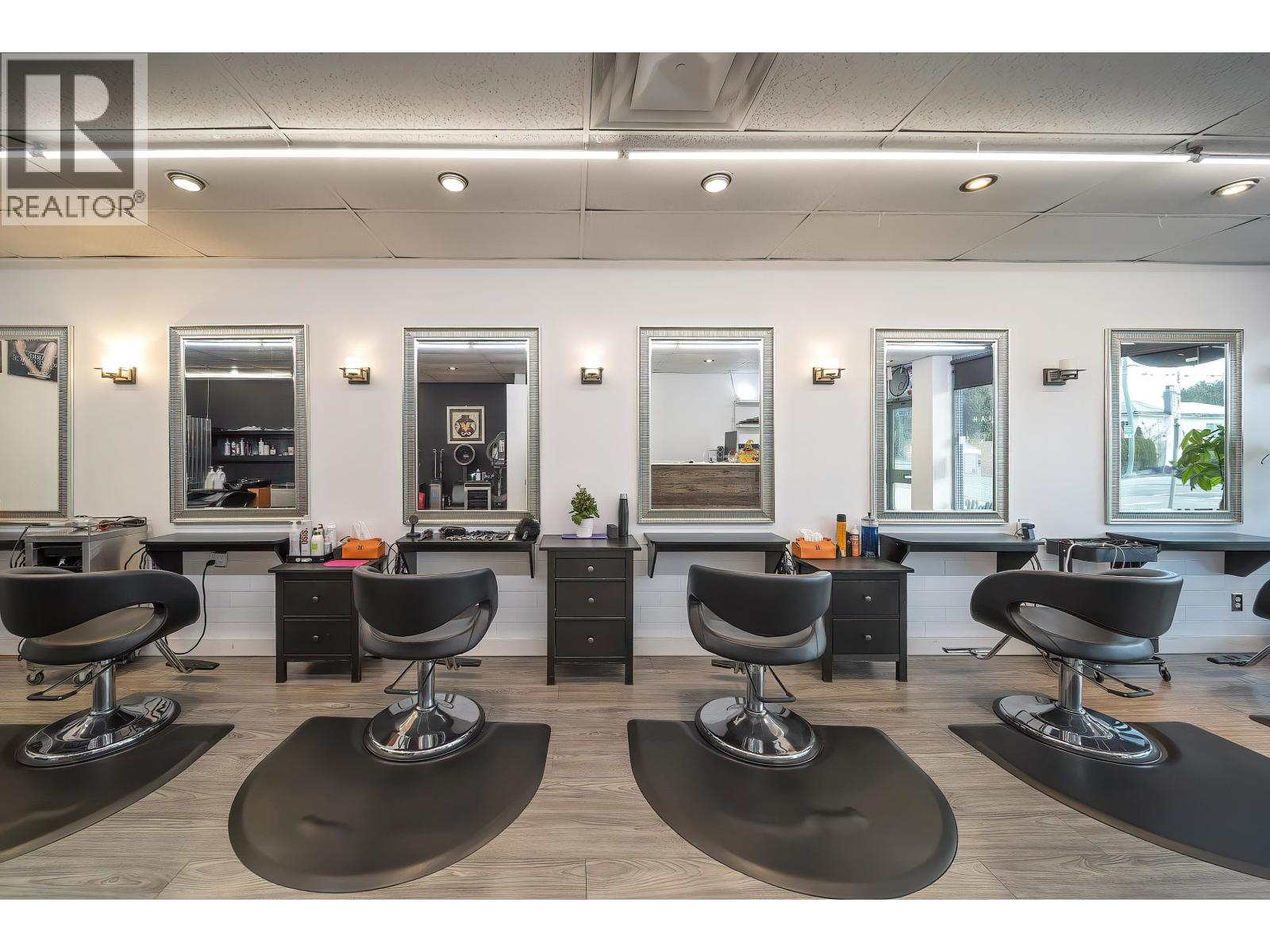 Business for Sale in Vancouver – 7928 GRANVILLE STREET, Vancouver - Image 2