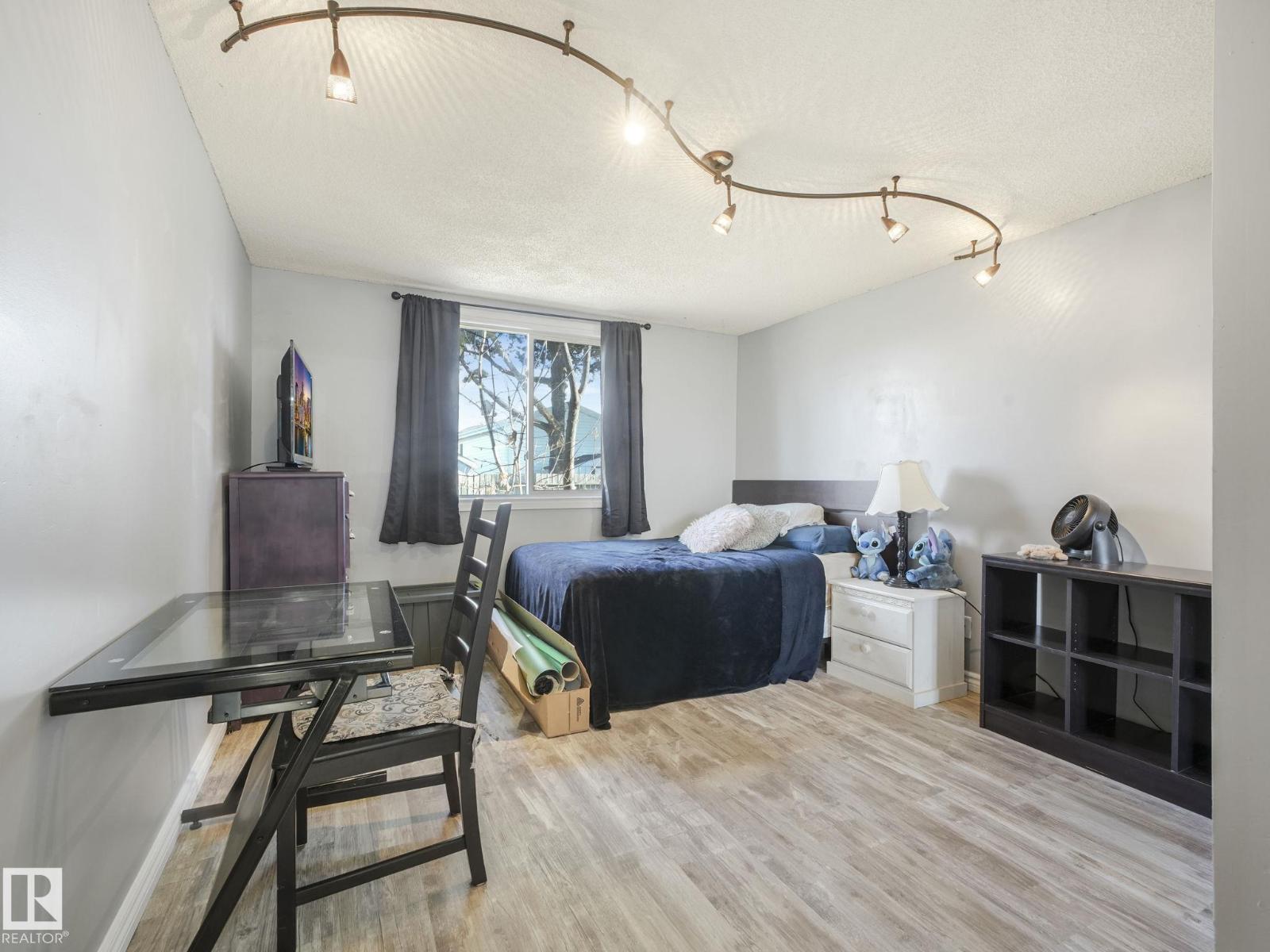 429 Westview CL NW, Edmonton