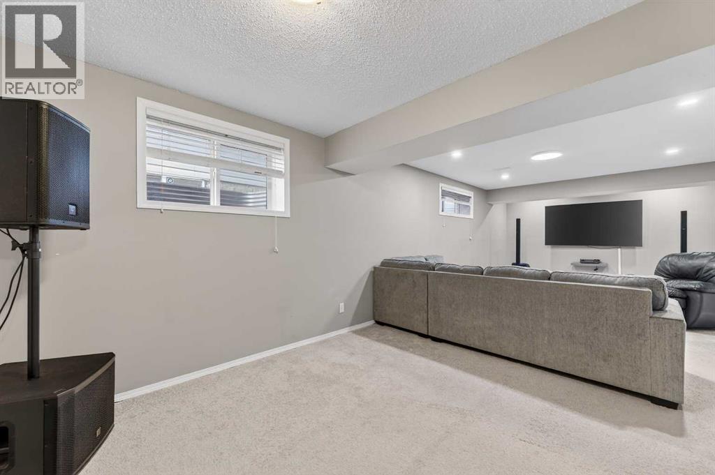 Single Family House for Sale in  Saddlecrest Way NE Saddle Ridge Calgary 