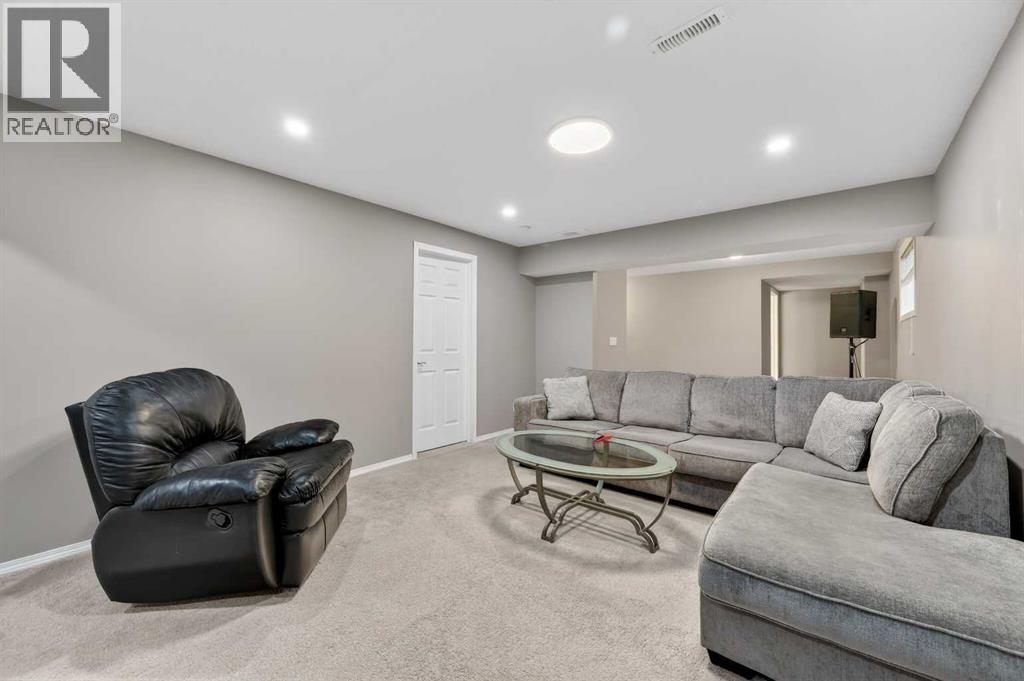 Single Family House for Sale in  Saddlecrest Way NE Saddle Ridge Calgary 