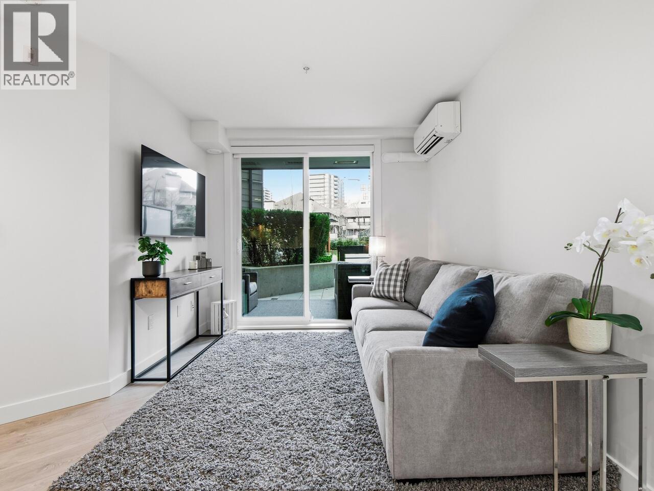 118 108 E 8TH STREET, North Vancouver