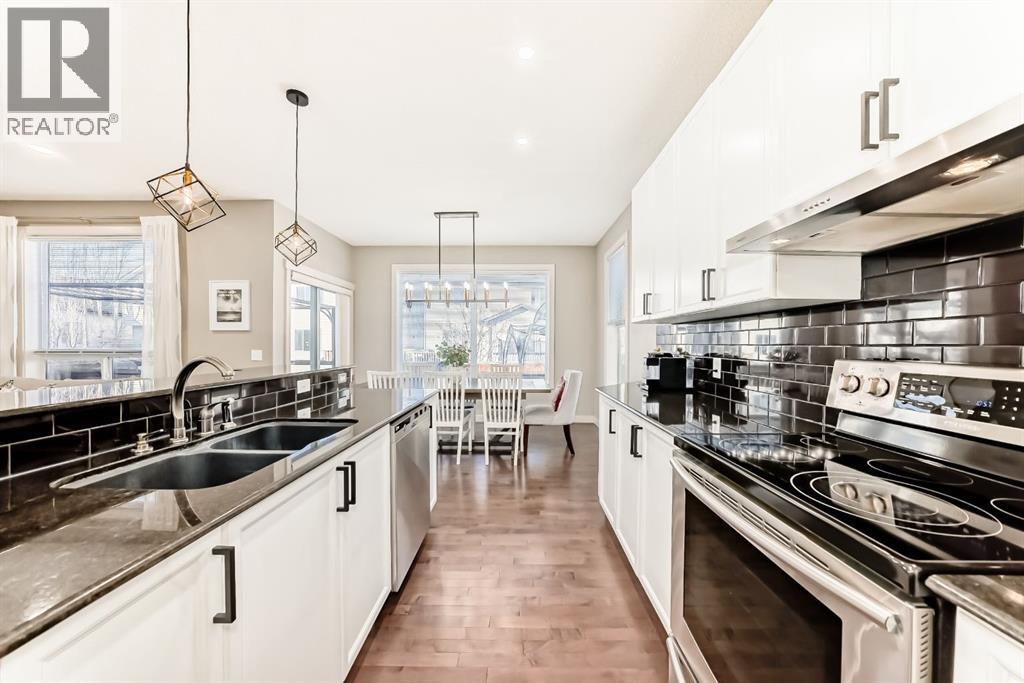 Single Family House for Sale in  Everridge Drive SW Evergreen Calgary 