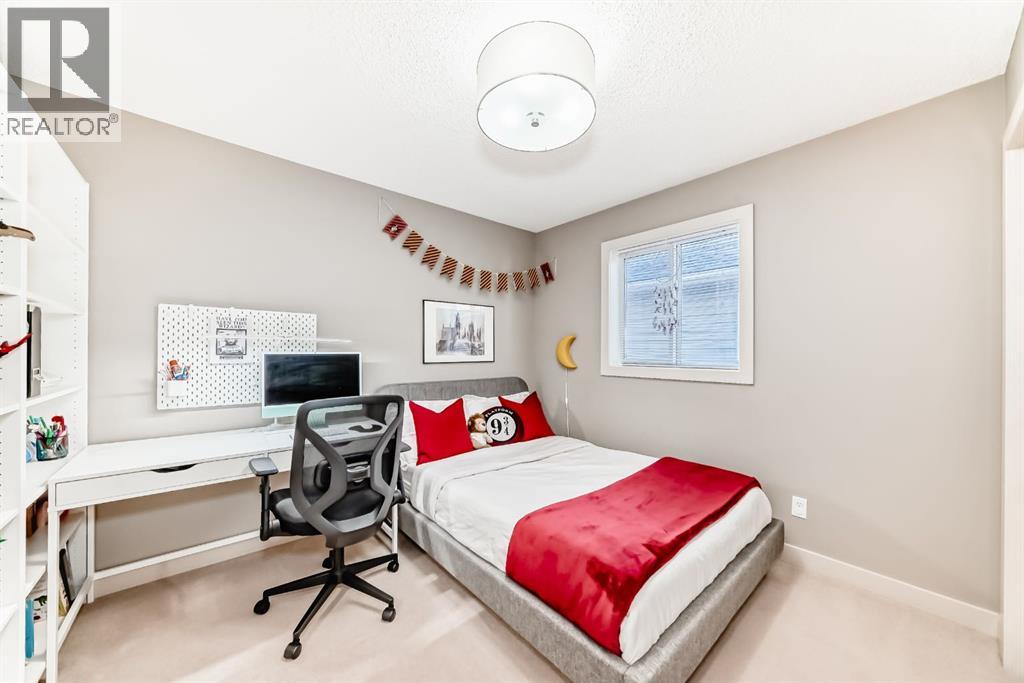 Single Family House for Sale in  Everridge Drive SW Evergreen Calgary 