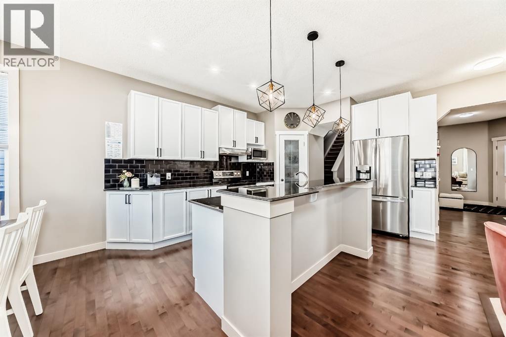 Single Family House for Sale in  Everridge Drive SW Evergreen Calgary 